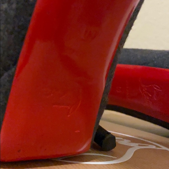 Christian Louboutin Grey Fabric Pump - Picture 6 of 6